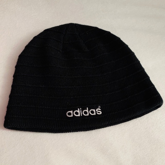 ADIDAS UNISEX WARM HAT 🥶 ❄️ - Picture 2 of 3